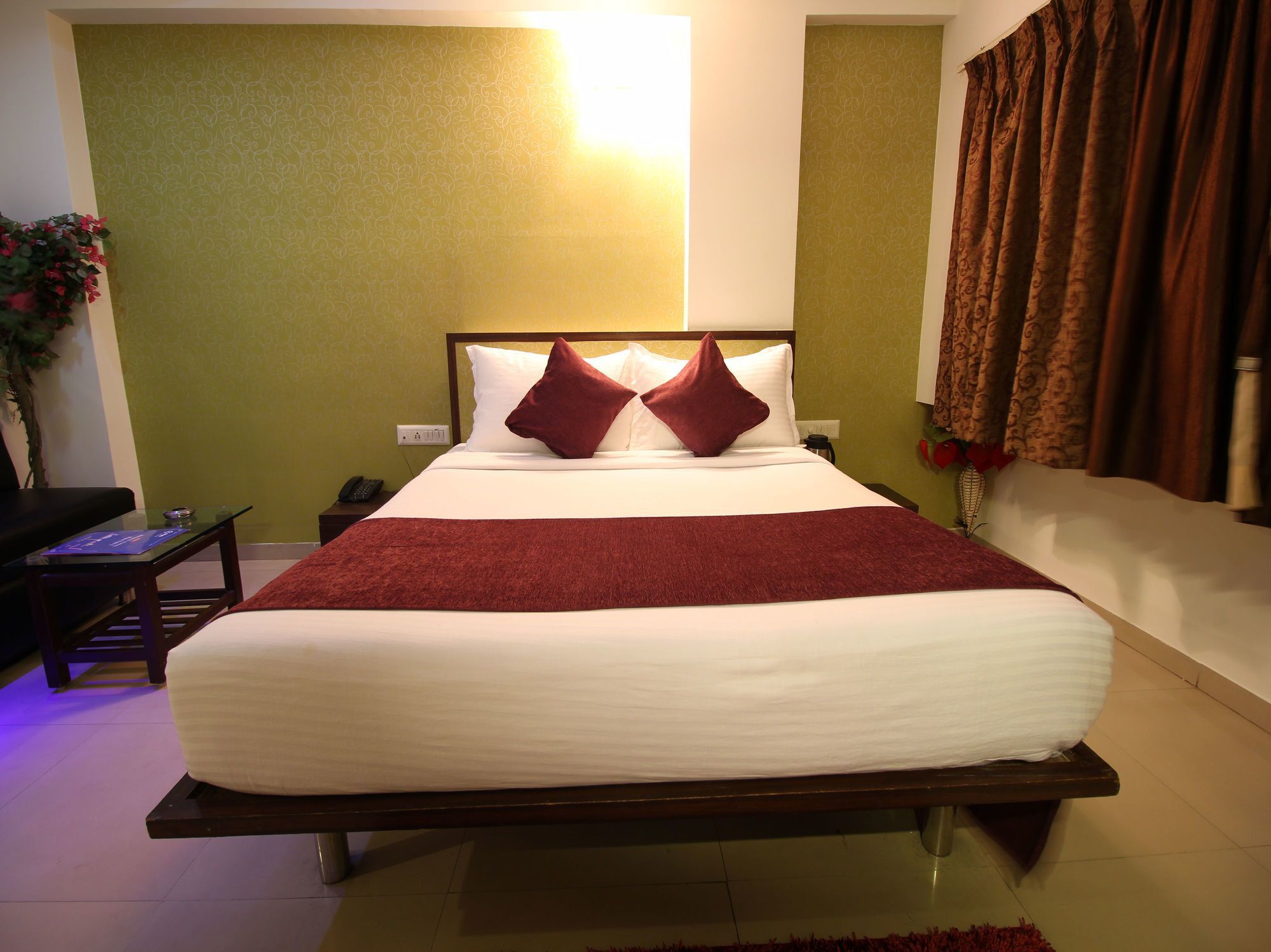 Oyo 2485 Hotel Kalash Inn Ahmedabad Eksteriør billede